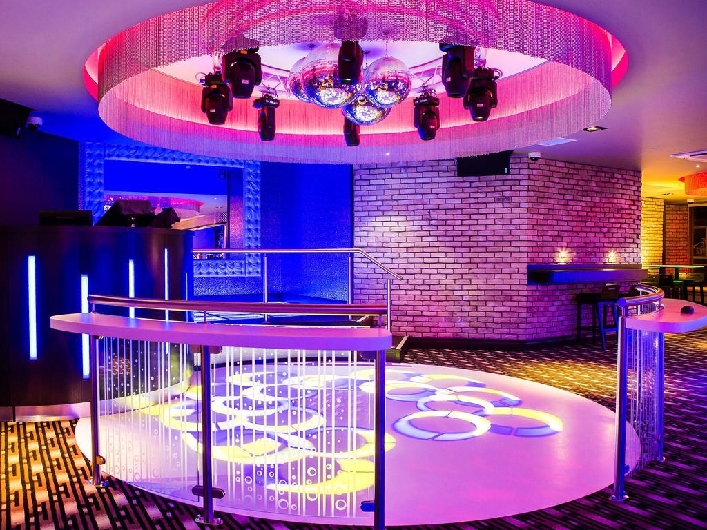 ווישאו The Commercial Hotel מראה חיצוני תמונה