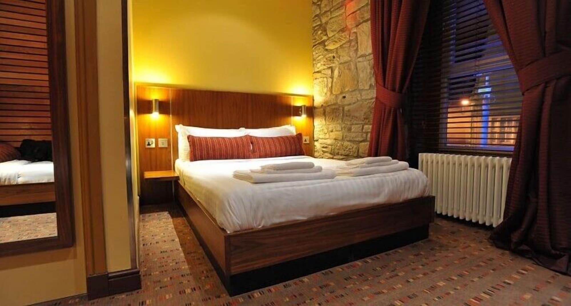 ווישאו The Commercial Hotel מראה חיצוני תמונה