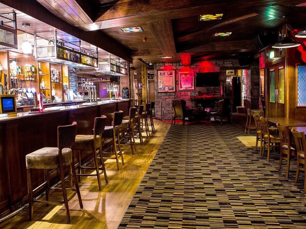 ווישאו The Commercial Hotel מראה חיצוני תמונה