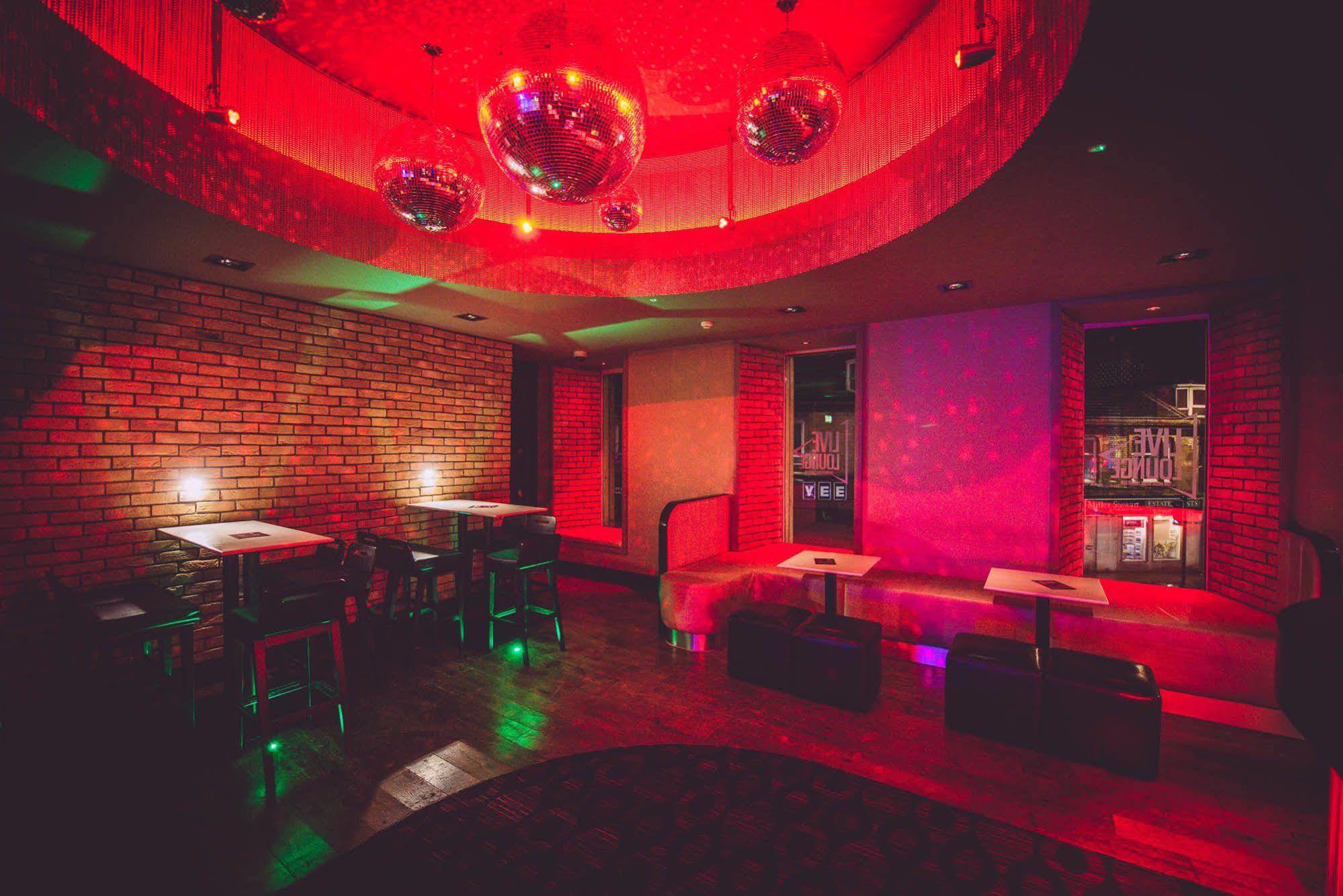ווישאו The Commercial Hotel מראה חיצוני תמונה