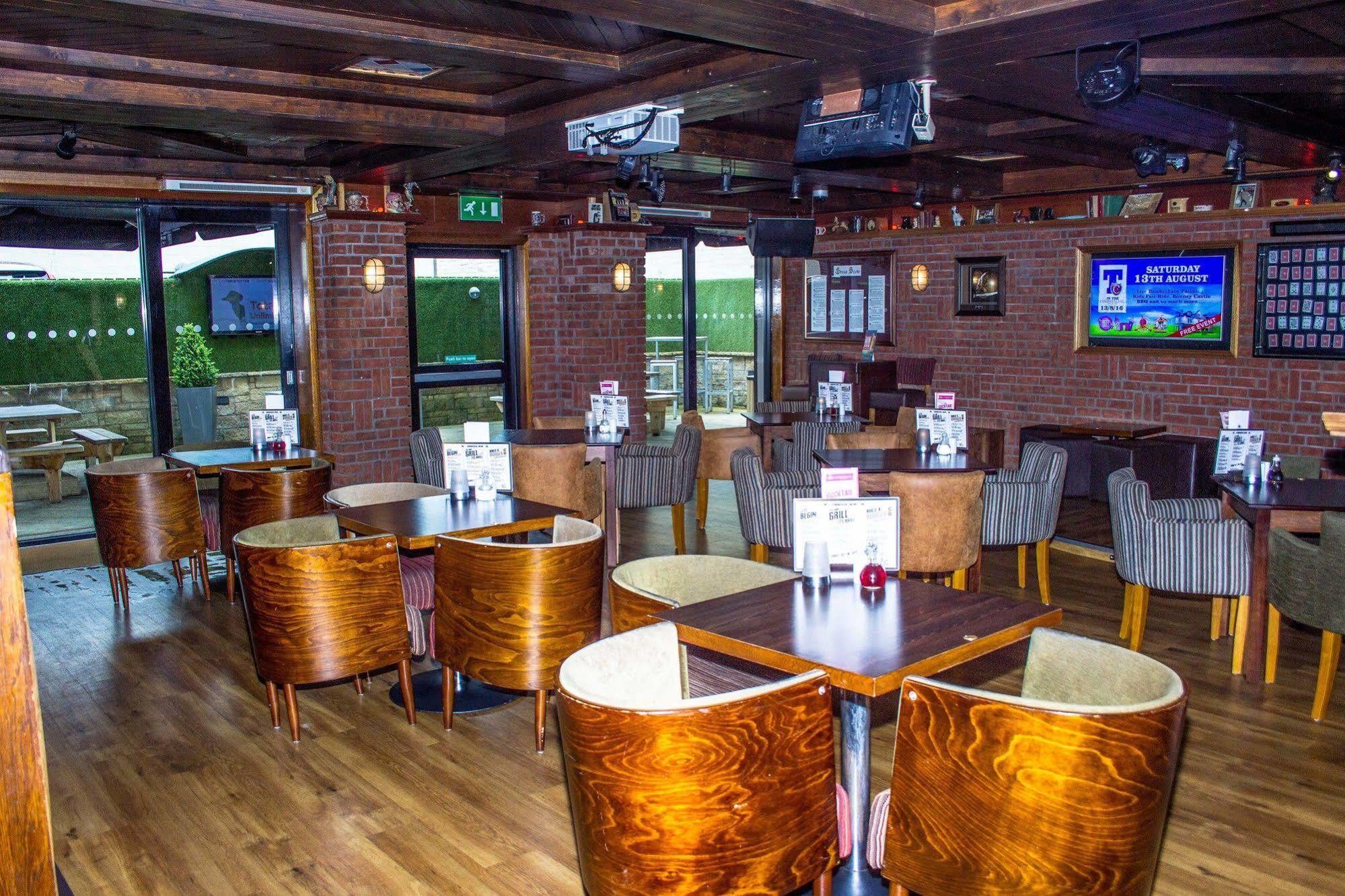 ווישאו The Commercial Hotel מראה חיצוני תמונה