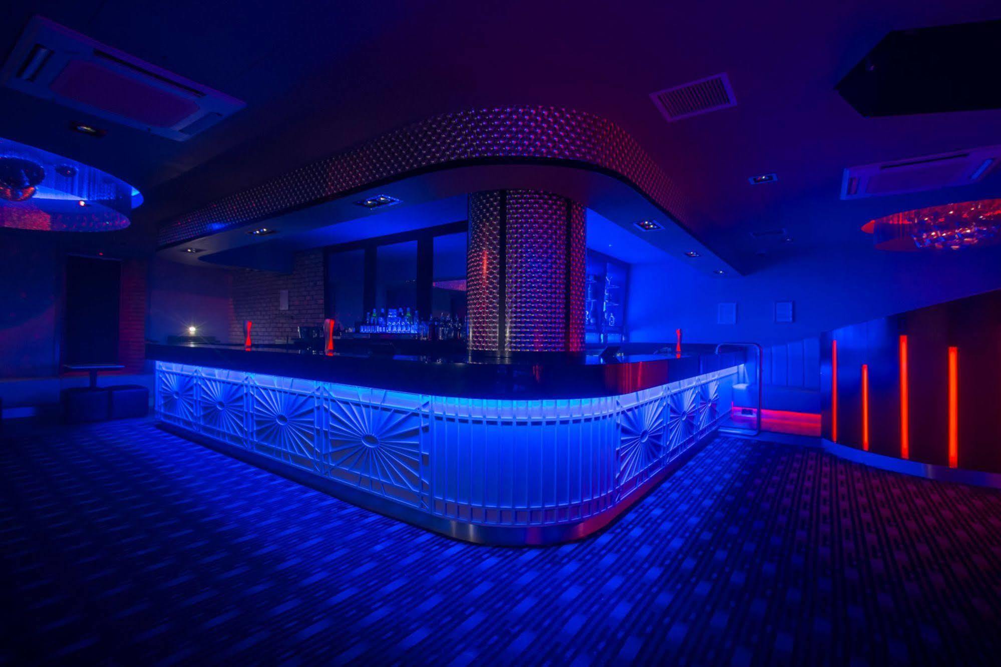 ווישאו The Commercial Hotel מראה חיצוני תמונה
